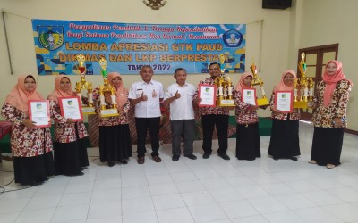 Prestasi PKBM Thurisina Menjadi Juara UMUM Lomba Apresiasi GTK